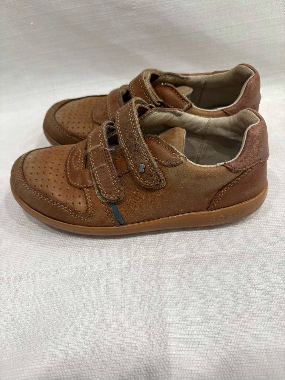 Bobux I-Walk Riley leather sneakers in the caramel and toffee Size 11